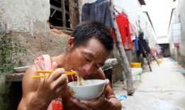 娱乐吃瓜酱农民工,揭秘农民工背后的故事